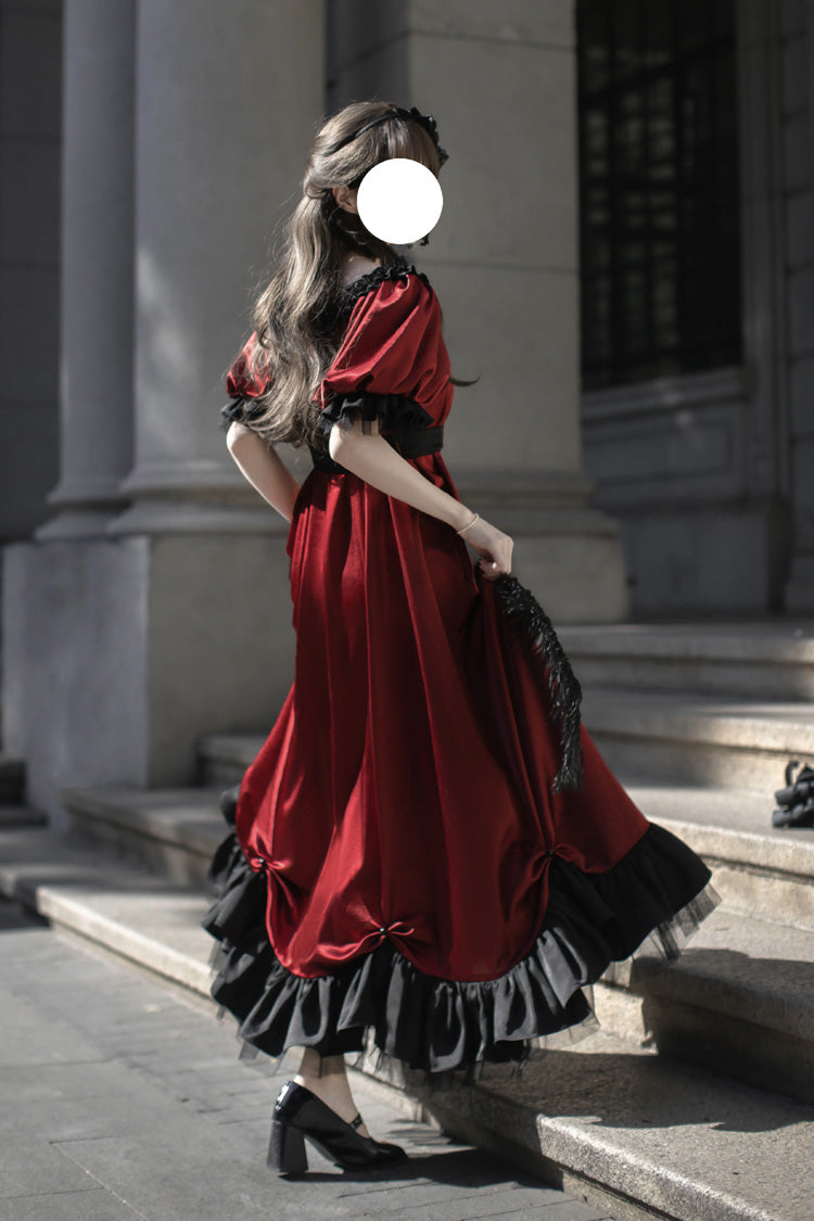 Classic Vintage Dress with a Flattering Fit