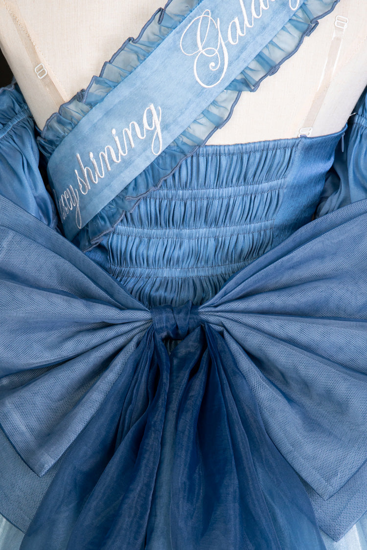 Subtly Elegant Dress with a Refined Vintage Look