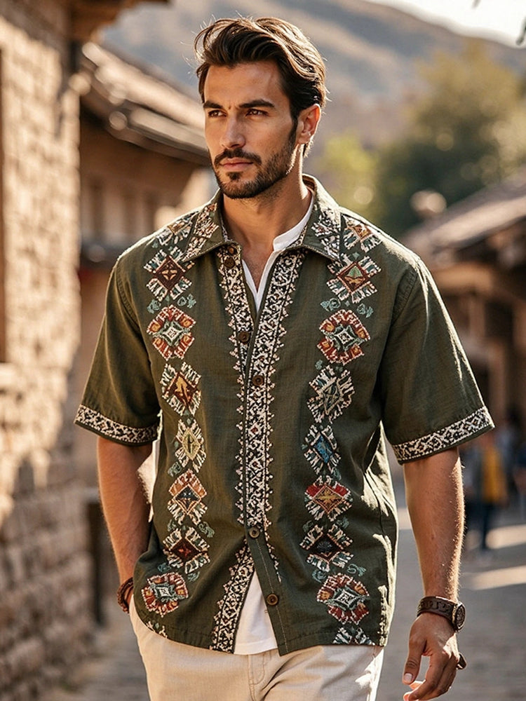 Finely Styled Shirt with a Classic Vintage Look