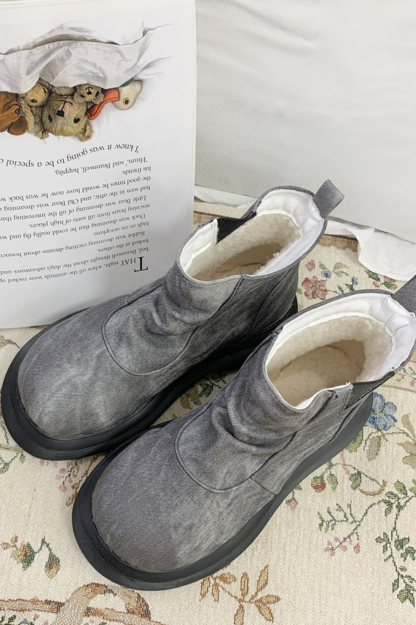 Velvet Ribbon Heart Short Boots