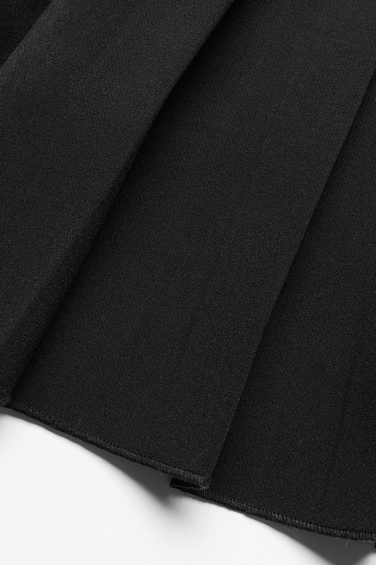 Casually Elegant Garment with a Refined Edge