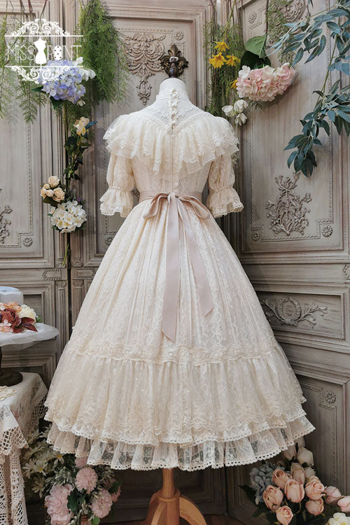Beautifully Crafted Dress in a Classic Style