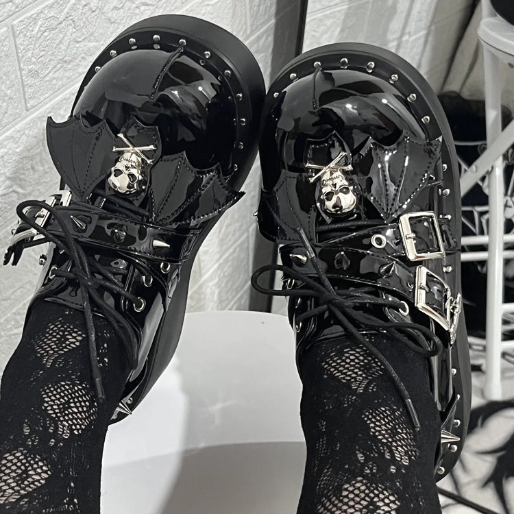 Classic Designed Shoes in a Timeless Cut