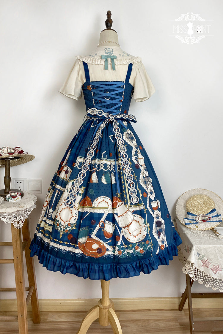 Finely Styled Dress with a Classic Vintage Look
