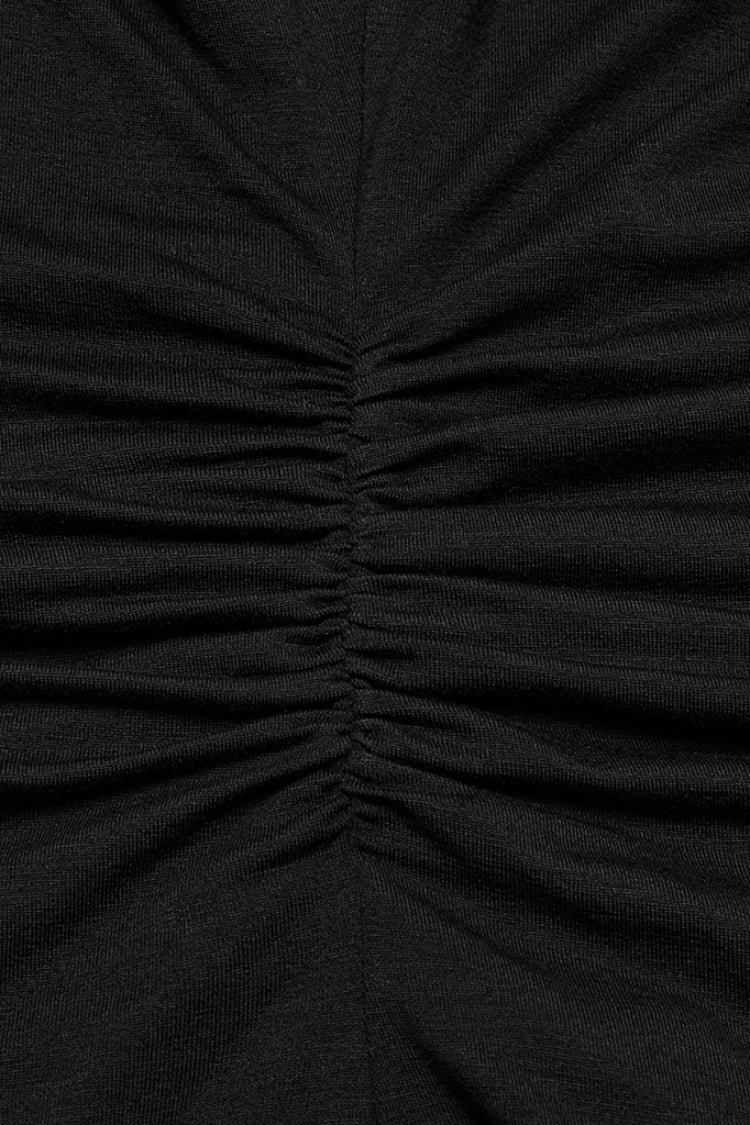 Effortlessly Elegant Blouse with a Timeless Design