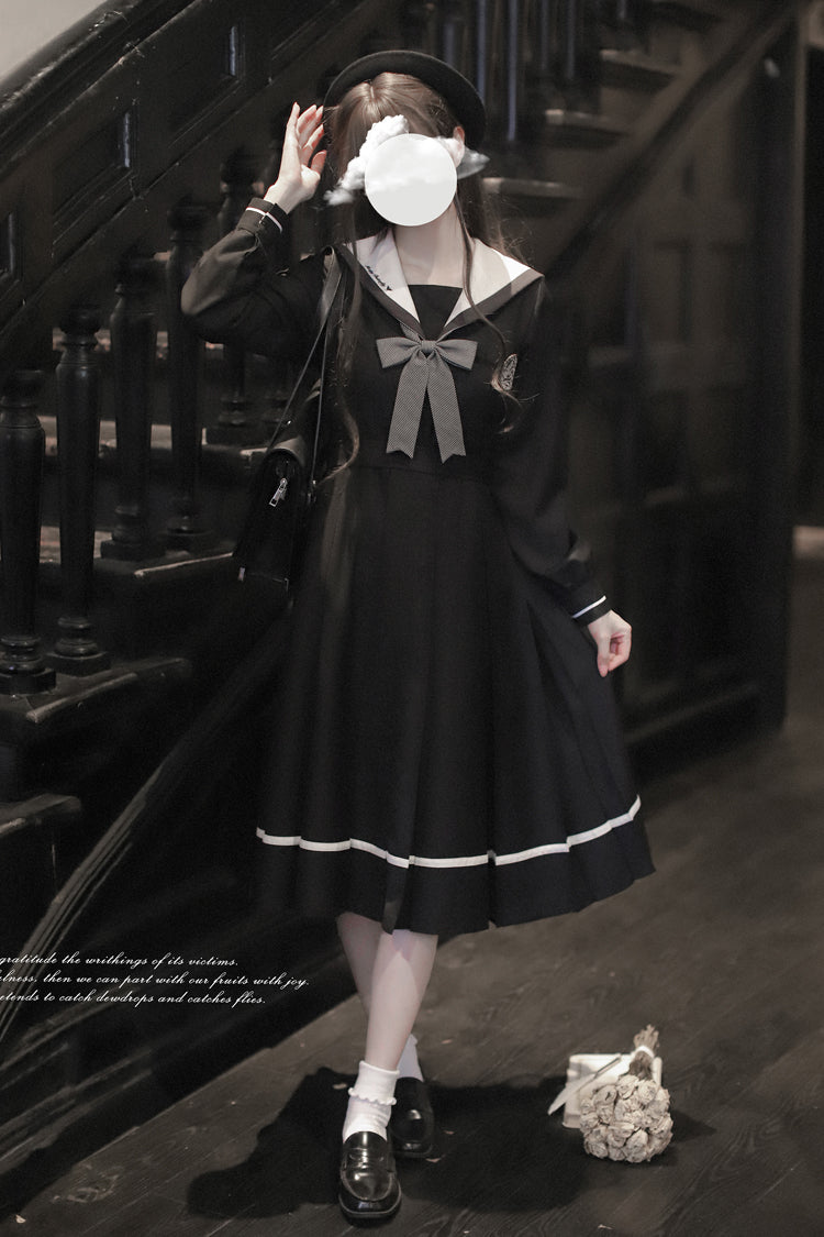 Classic Vintage Dress with a Flattering Fit