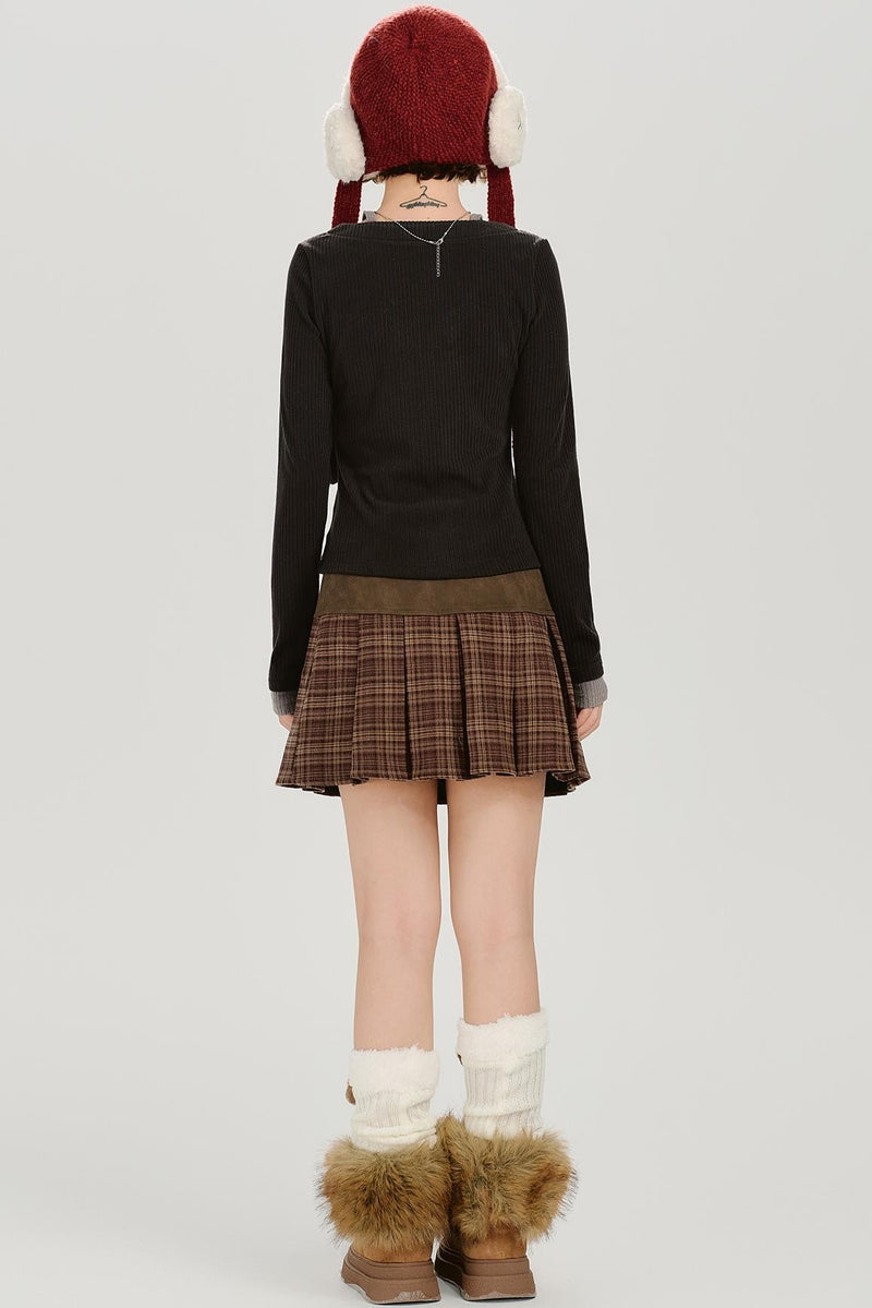Retro Mode Neck Slim Top