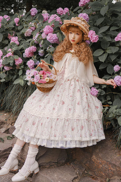 Subtly Elegant Dress with a Refined Vintage Look