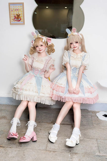 Finely Styled Dress with a Classic Vintage Look