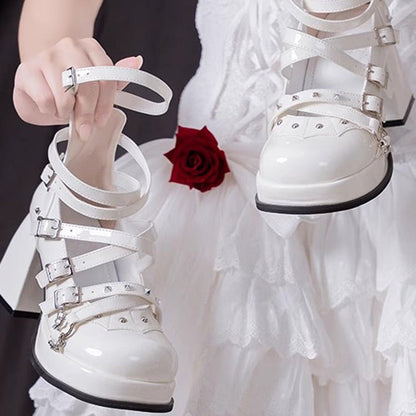 Beautifully Finished Heels in a Timeless Design