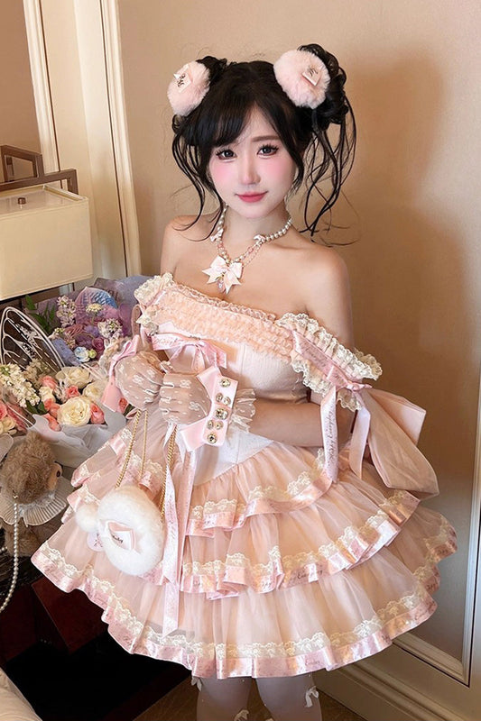 Finely Styled Dress with a Classic Vintage Look
