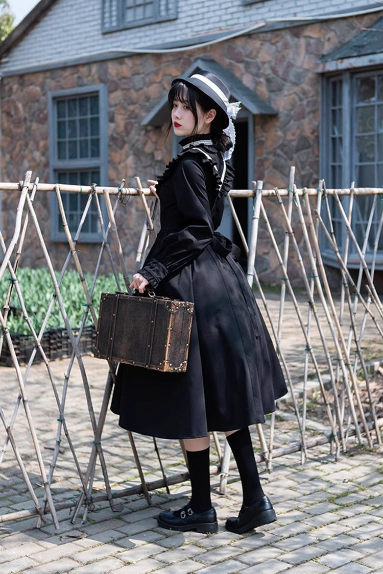 Subtly Elegant Dress with a Refined Vintage Look