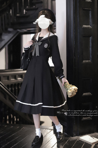 Classic Vintage Dress with a Flattering Fit