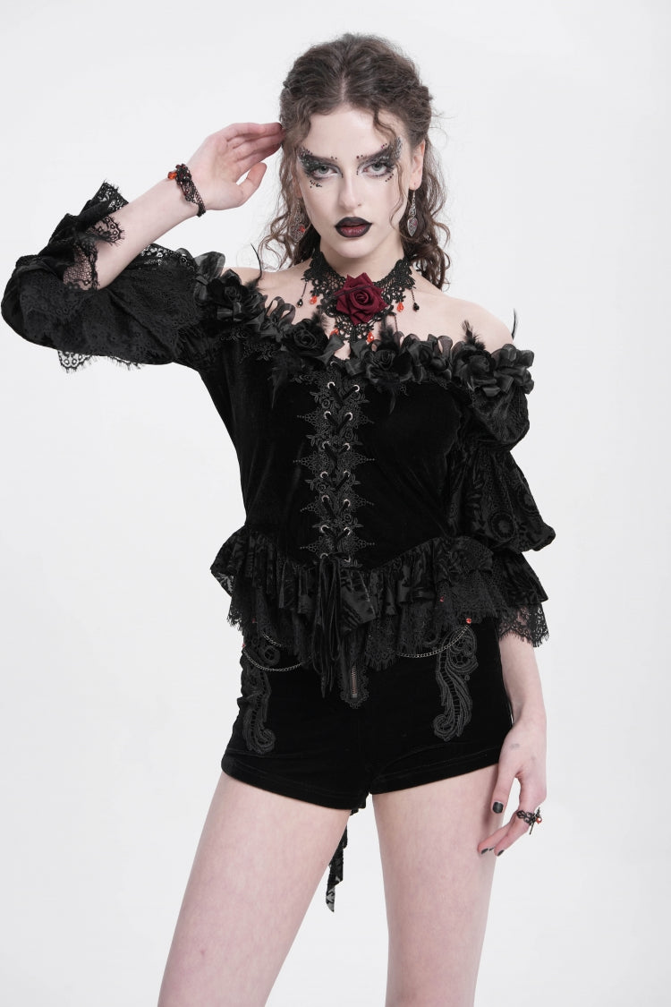 Beautifully Crafted Blouse in a Classic Style