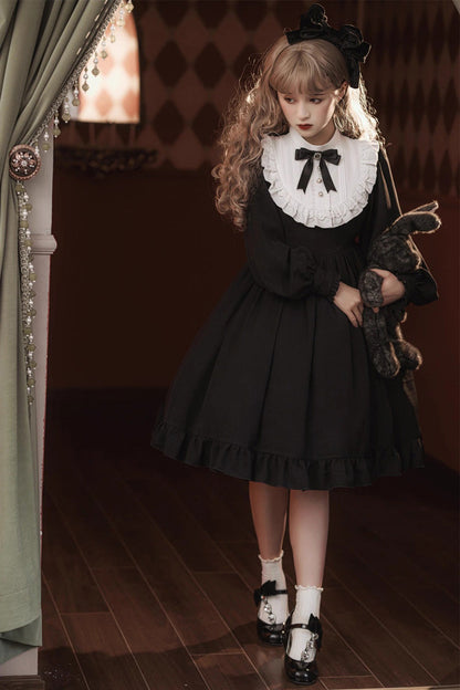 Effortlessly Elegant Dress with a Timeless Design