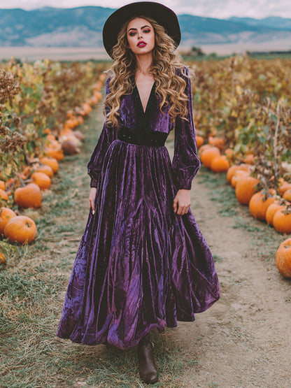 Subtly Elegant Dress with a Refined Vintage Look