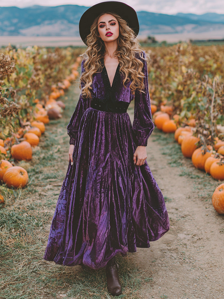 Subtly Elegant Dress with a Refined Vintage Look