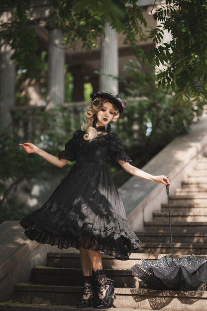Beautifully Crafted Dress in a Classic Style