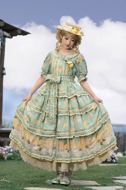 Finely Styled Dress with a Classic Vintage Look