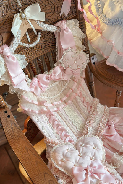Finely Styled Dress with a Classic Vintage Look
