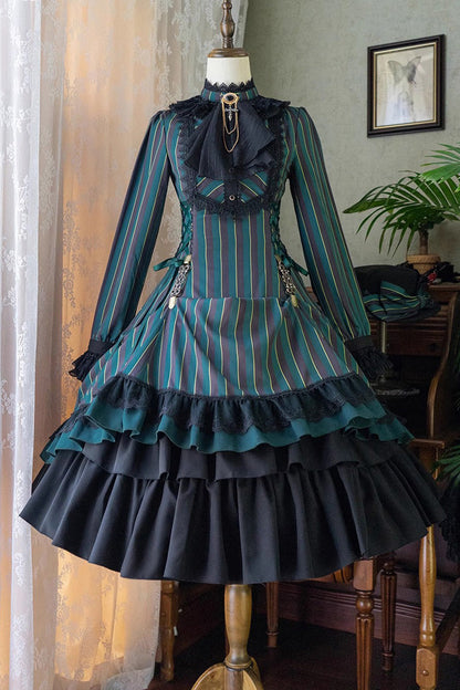 Subtly Elegant Dress with a Refined Vintage Look