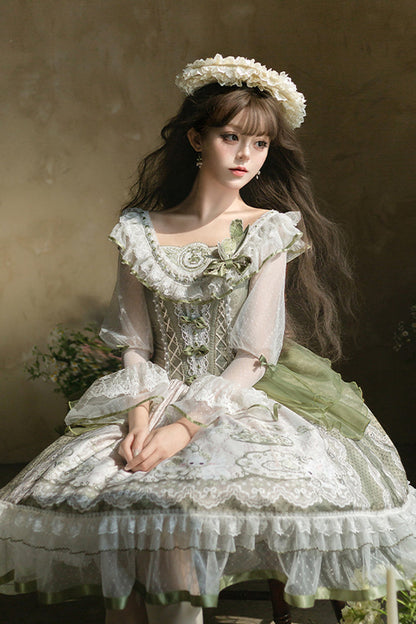 Subtly Elegant Dress with a Refined Vintage Look