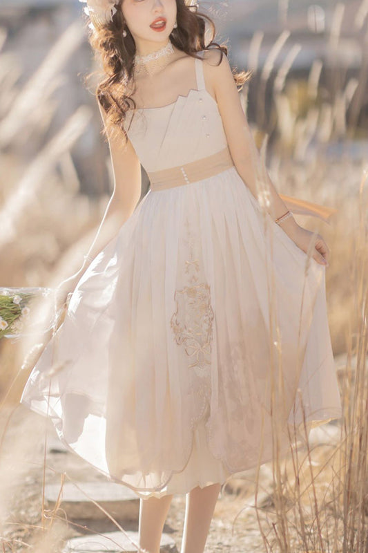 Beautifully Crafted Dress in a Classic Style