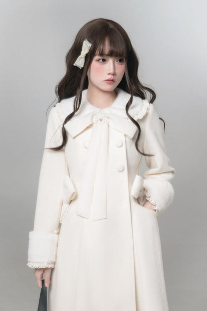 Beautifully Finished Coat in a Timeless Design