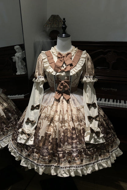 Finely Styled Dress with a Classic Vintage Look