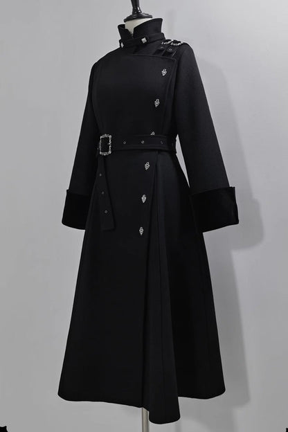 Effortlessly Elegant Coat with a Timeless Design