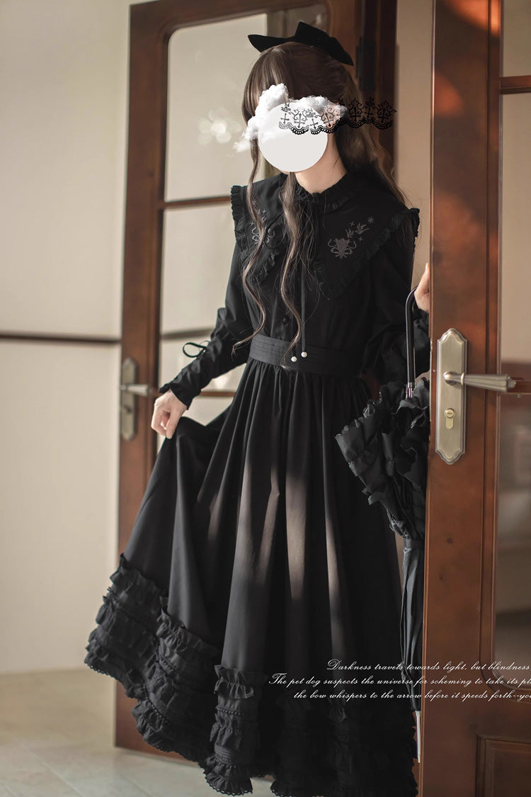 Subtly Elegant Dress with a Refined Vintage Look