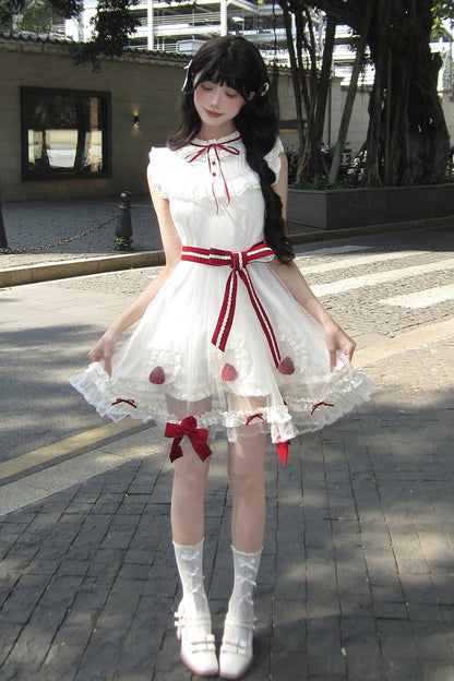 Subtly Elegant Dress with a Refined Vintage Look