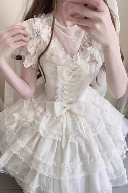 Subtly Elegant Dress with a Refined Vintage Look