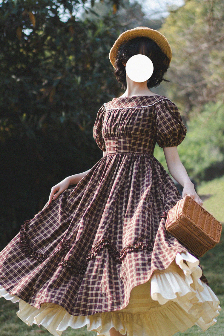 Finely Styled Dress with a Classic Vintage Look