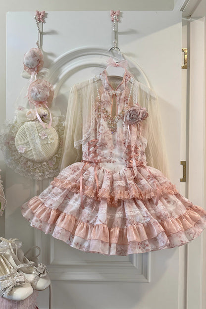 Subtly Elegant Dress with a Refined Vintage Look