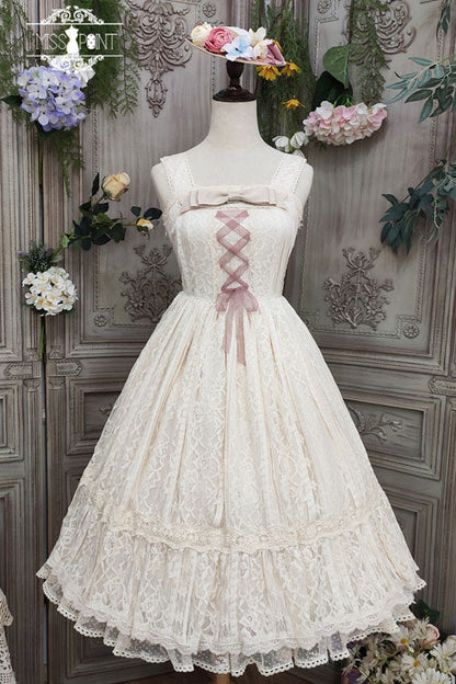 Finely Styled Dress with a Classic Vintage Look
