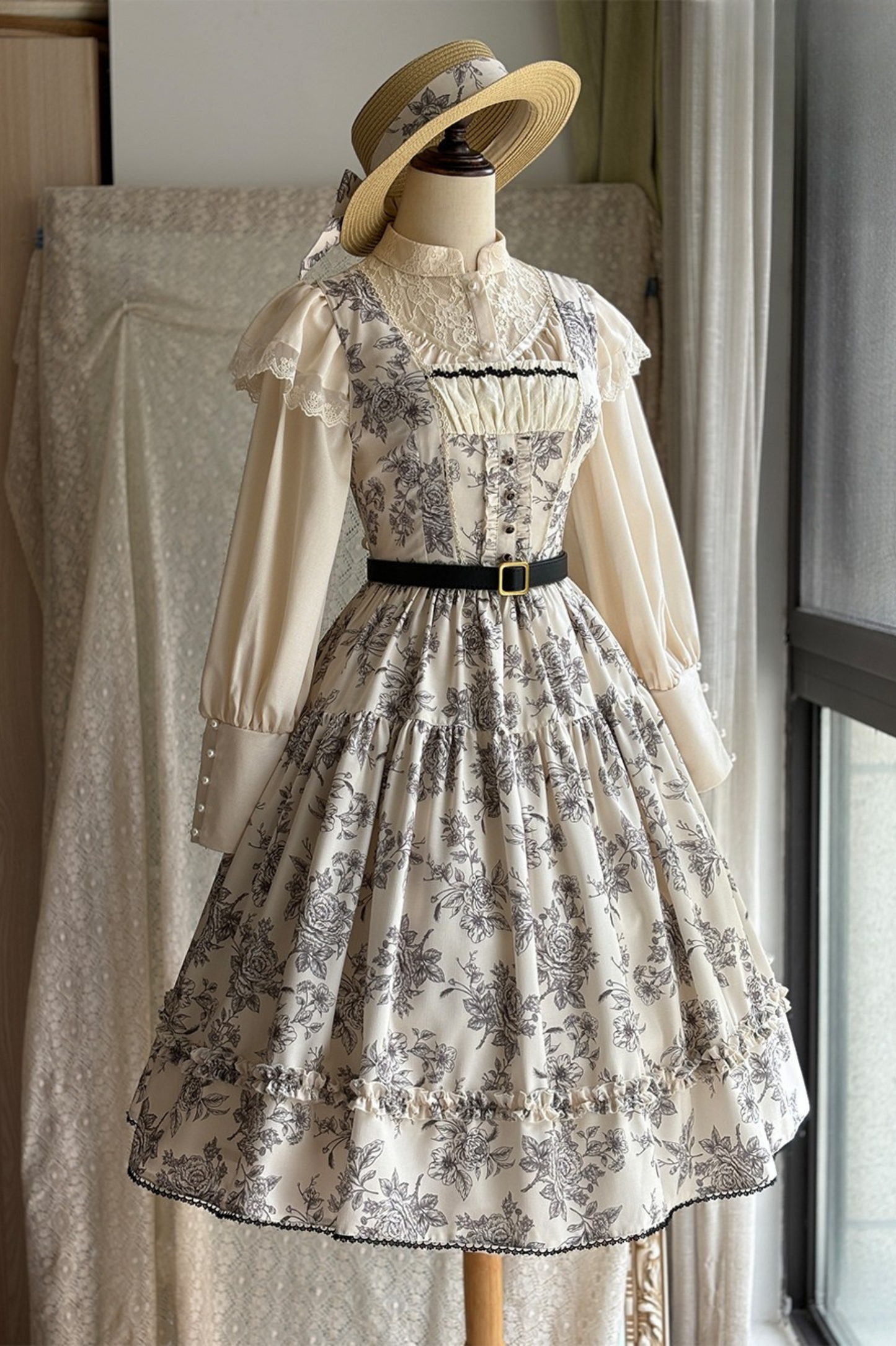 Sketch Wild Rose Lolita Jumper Skirt