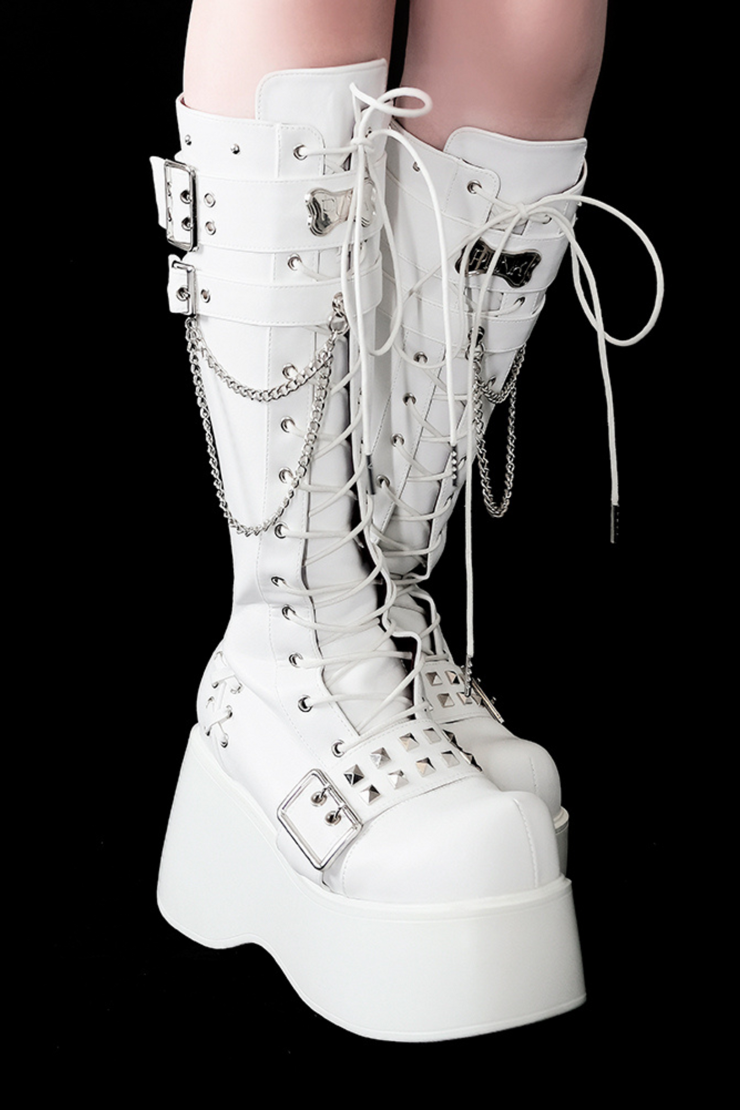 Mode Lace Up Medium Boots