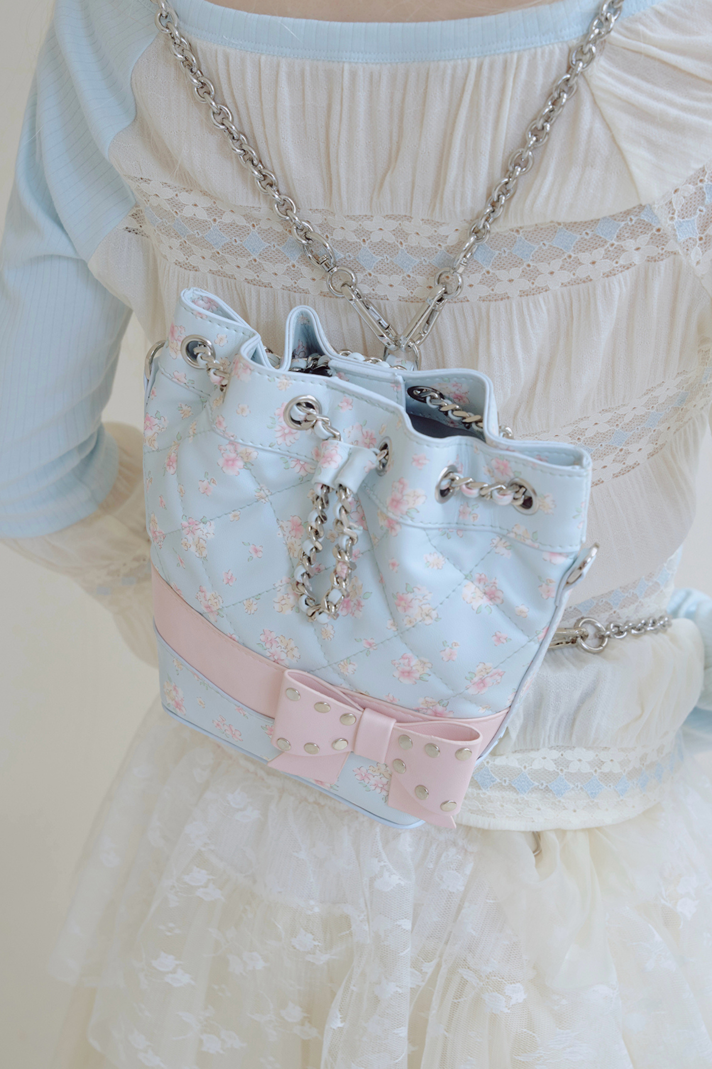 Flower Quilted Chain Bucket Bag