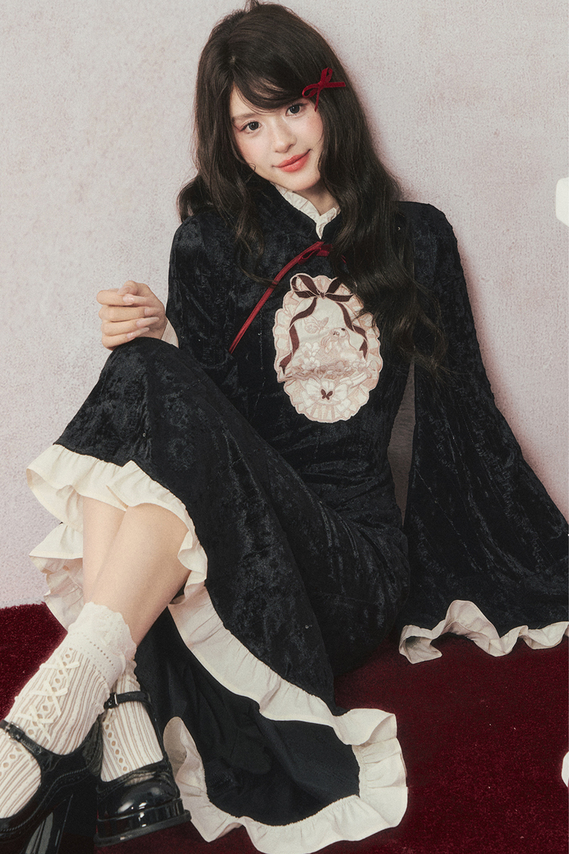 Retro Black Velvet Mermaid Tail Cheongsam Dress + Cape