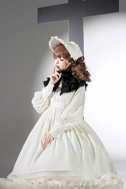 Finely Styled Dress with a Classic Vintage Look