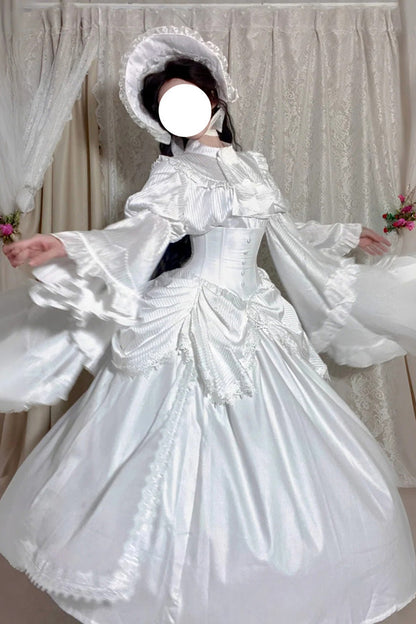 Casually Elegant Garment with a Refined Edge