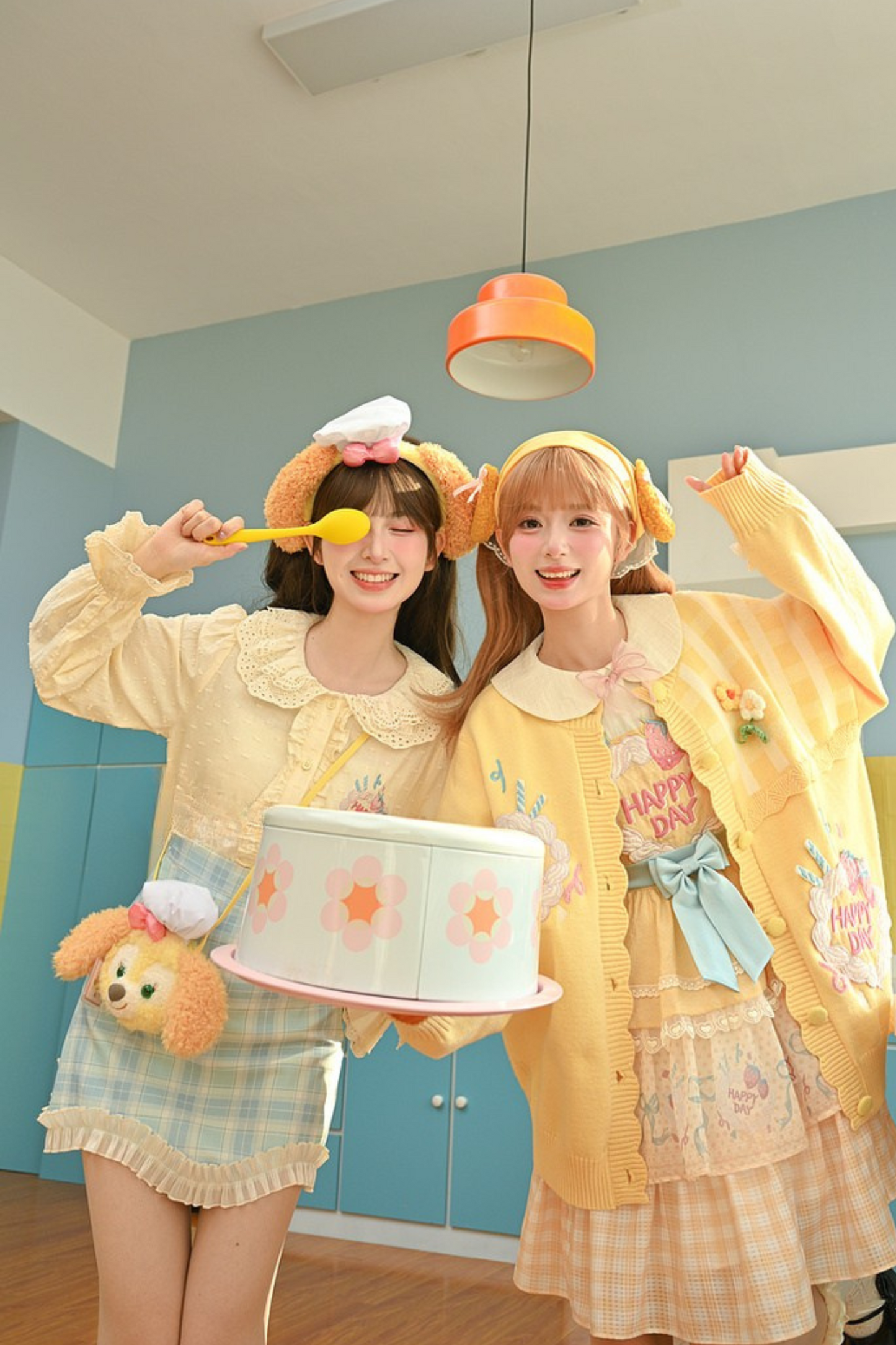 [pre-order] Strawberry Shortcake + Plaid High Waist Skirt + Custard Cardigan
