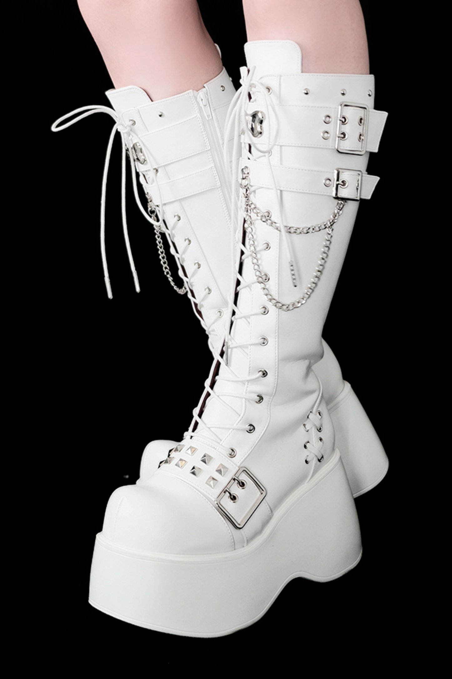 Mode Lace Up Medium Boots