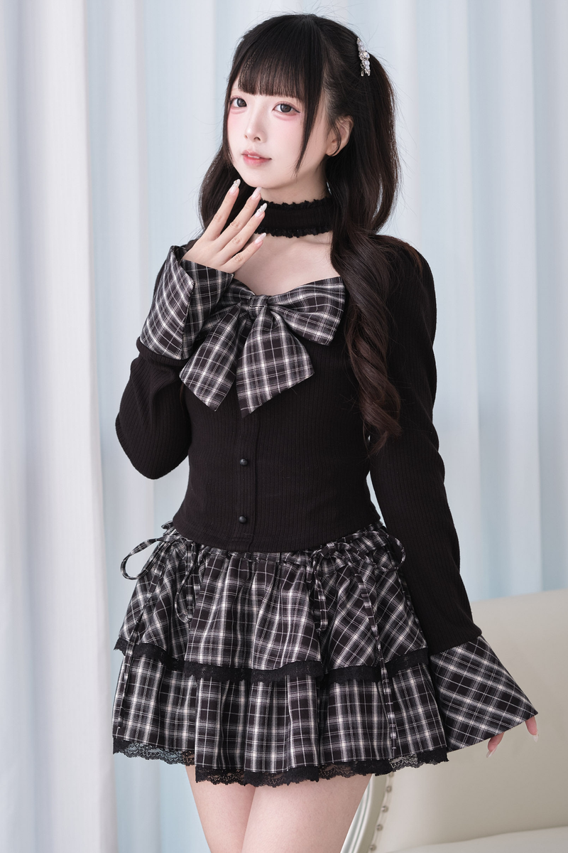 Ribbon Choker Knit Top