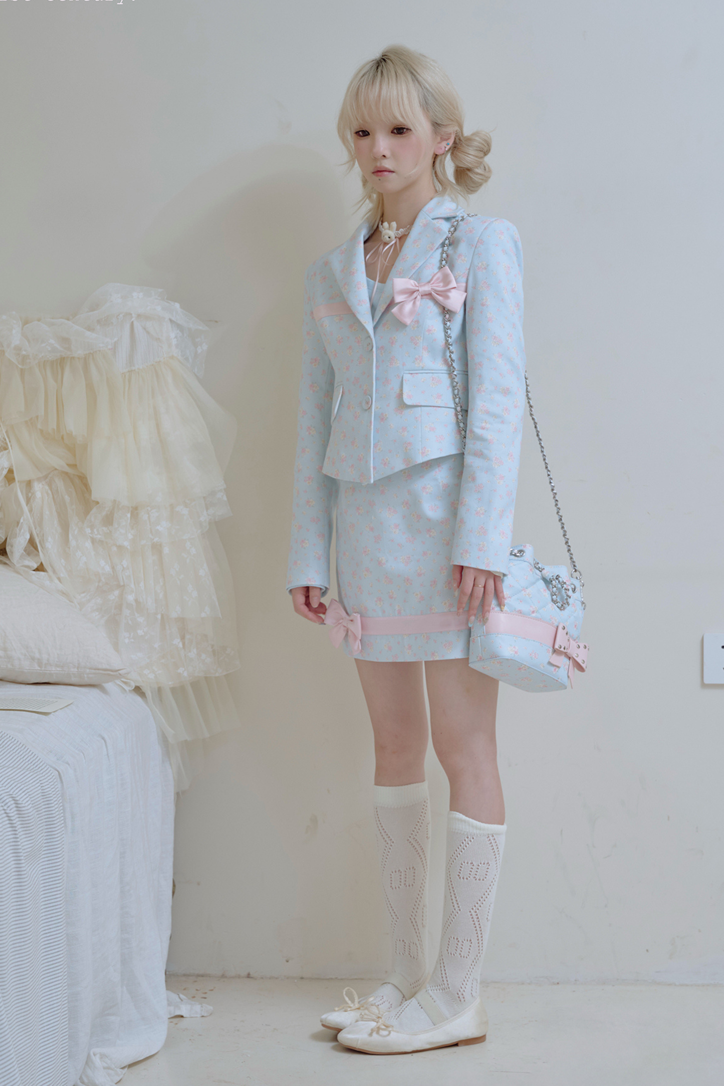 Flower Quilted Chain Bucket Bag