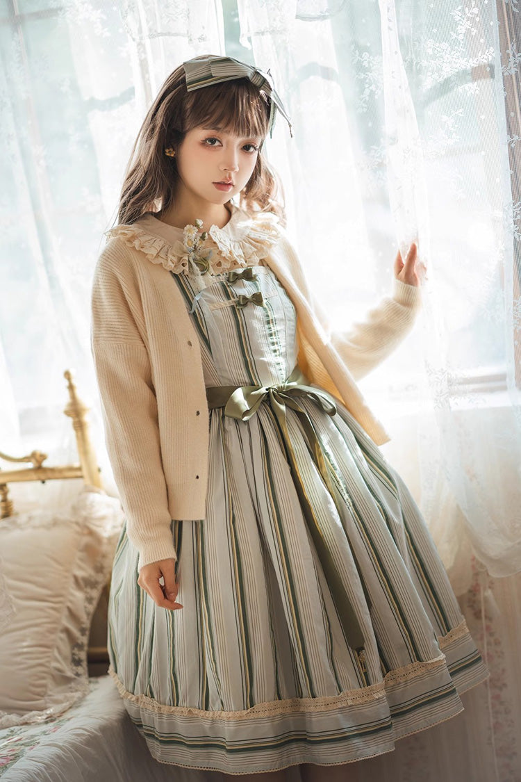 Subtly Elegant Dress with a Refined Vintage Look
