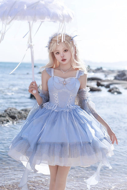 Finely Styled Dress with a Classic Vintage Look
