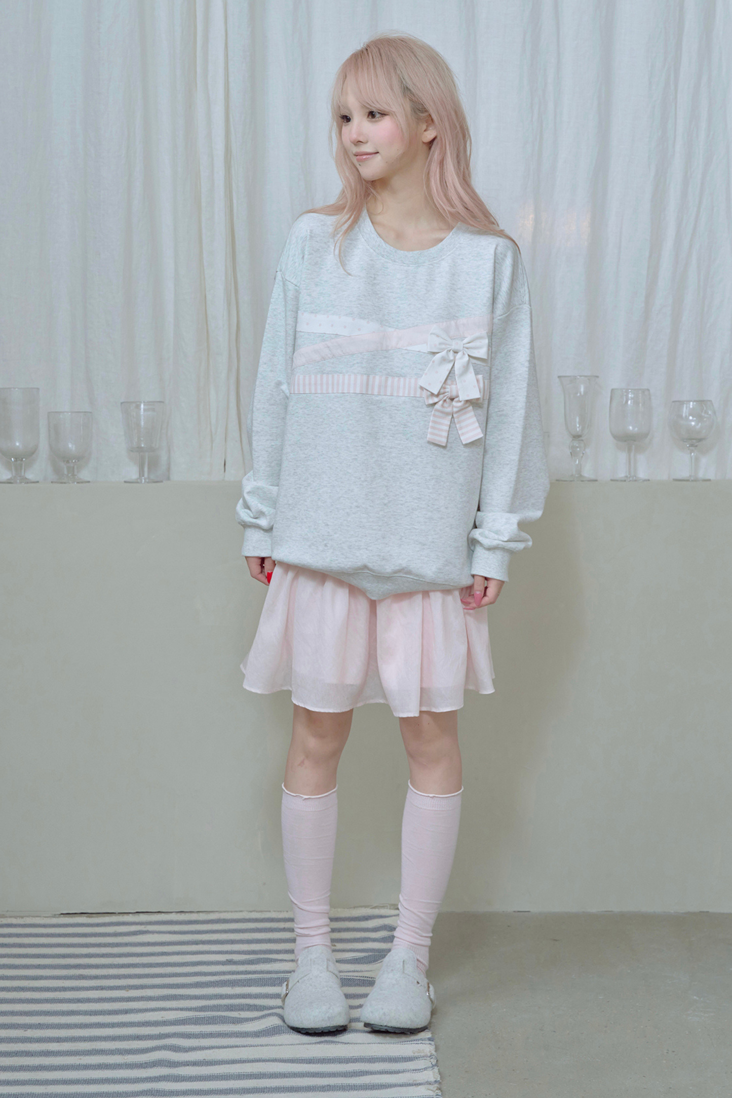 Ribbon Pullover Sweatshirt