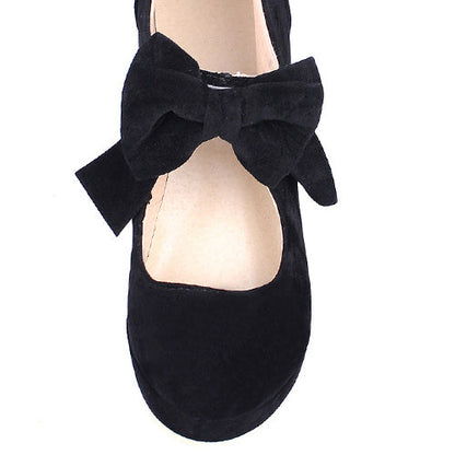 Subtly Elegant Shoes with a Refined Vintage Look